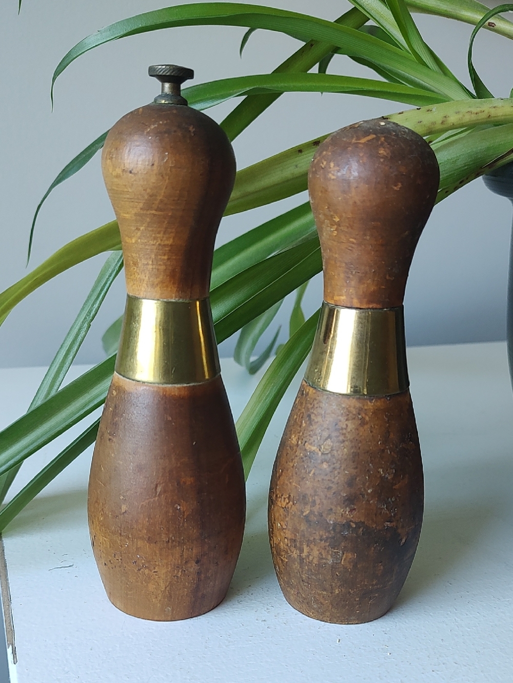 Made In Italy Vintage Wooden Salt & Pepper Grinders Shaped Like Bowling Pins
